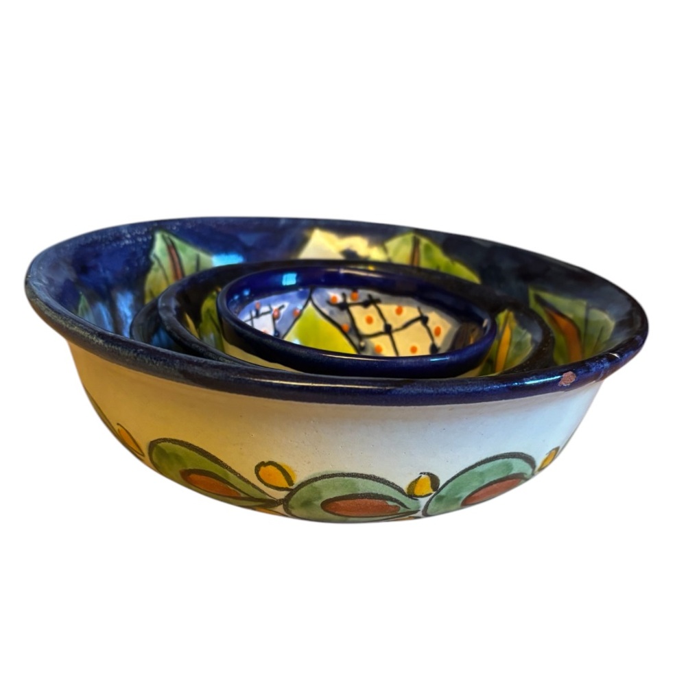 Set of 4 Mexican Pottery Nesting Bowls - Picture 3 of 16